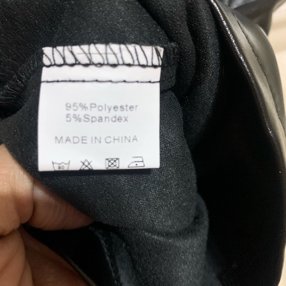 Canton Walker Faux Leather Skirt - Picture 3 of 6